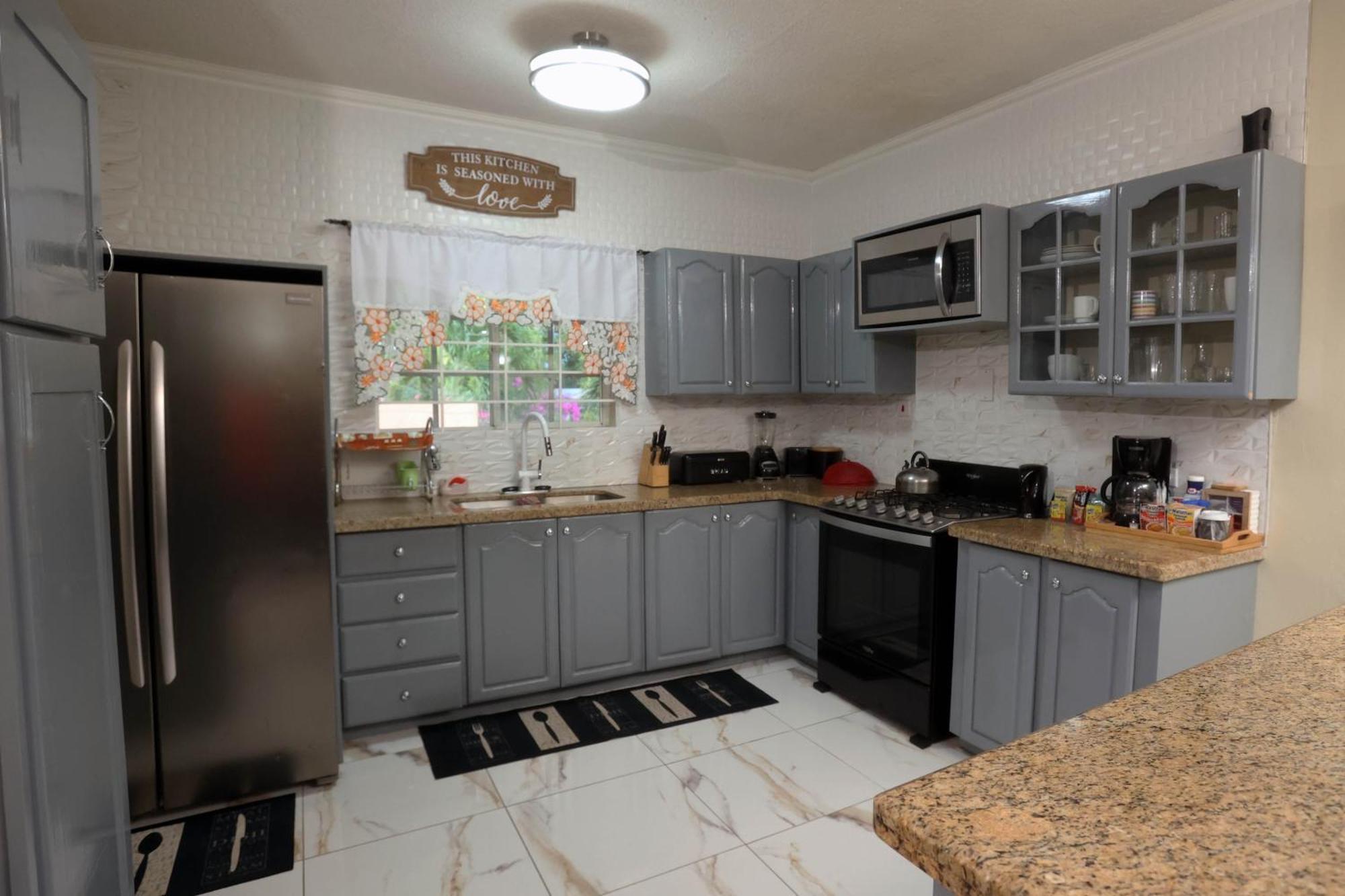 Spacious Luxury 3 Bed Rooms In Kingston Exterior foto